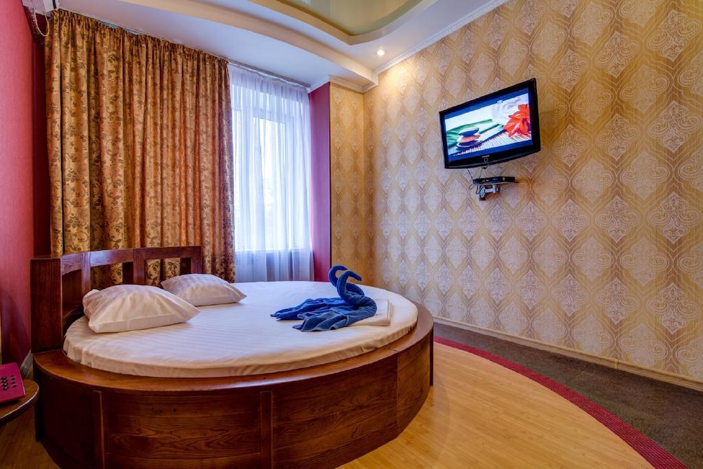 Hotel Bansay Dnipro Habitación foto