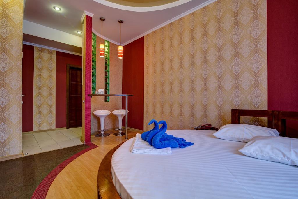 Hotel Bansay Dnipro Habitación foto